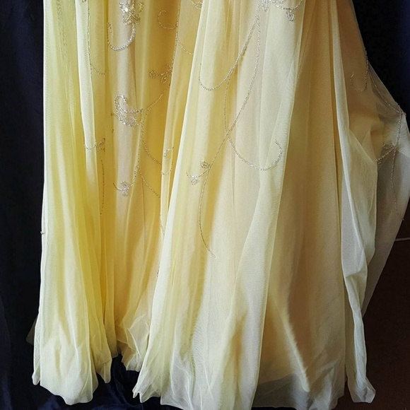 Halter prom dress-yellow (s) - Picture 4 of 5